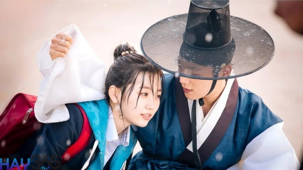 Phim Tình Yêu Bóng Nước là phim xuyên không ngược về triều đại Joseon của Dan Bi